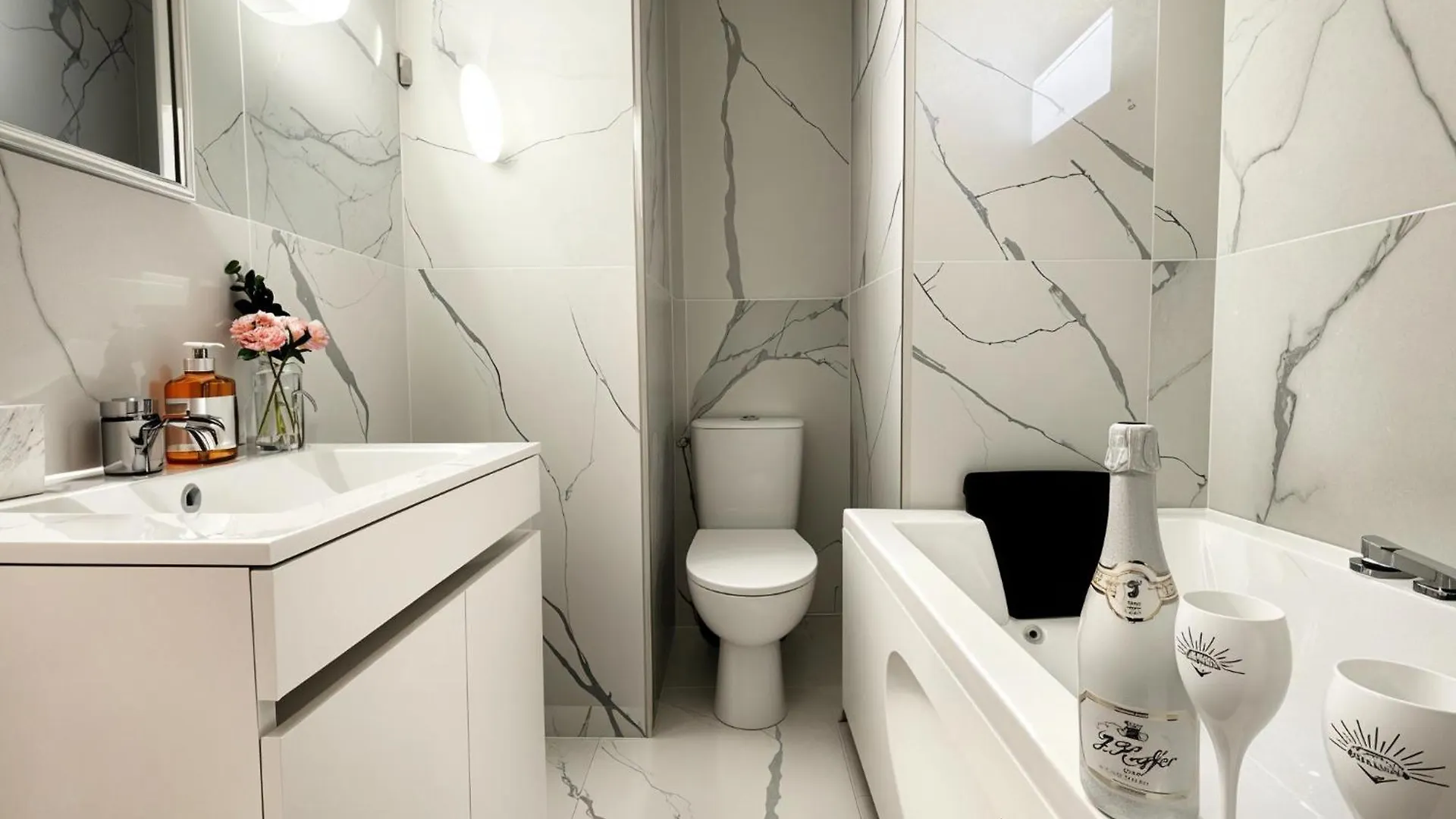 Apartment Cannes Jacuzzi Netflix Fiber Ac Cozy France